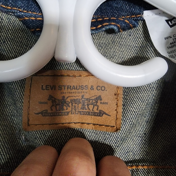 Levi's jean jacket - Picture 3 of 4